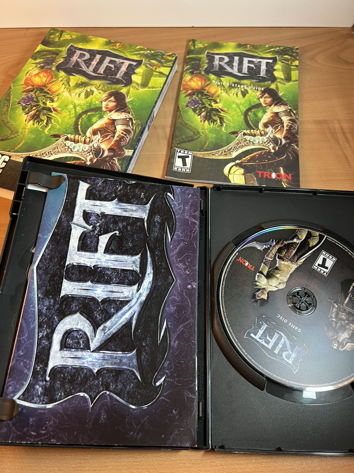 NEW Rift (PC, 2011) w/ Slipcover Fantasy MMORPG Windows Video Game, Manual