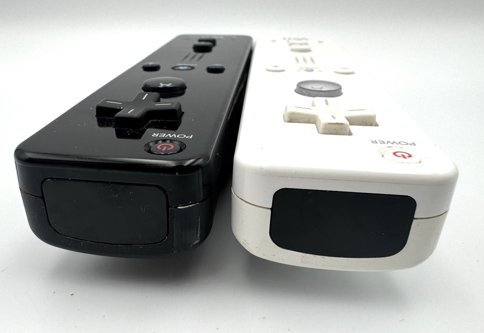 Nintendo Wii Remote Controller w/ Motion Plus – LOT OF 2 – Black & White TESTED