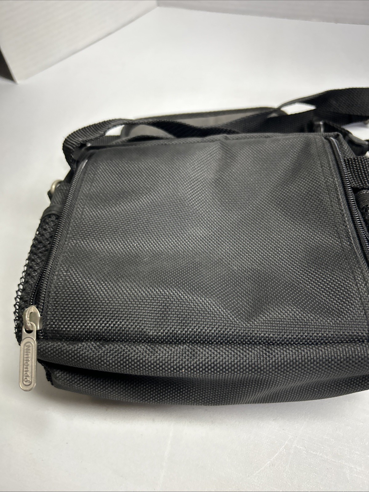VINTAGE OFFICIAL NINTENDO GAMEBOY ADVANCE CARRYING CASE FANNY PACK. B1