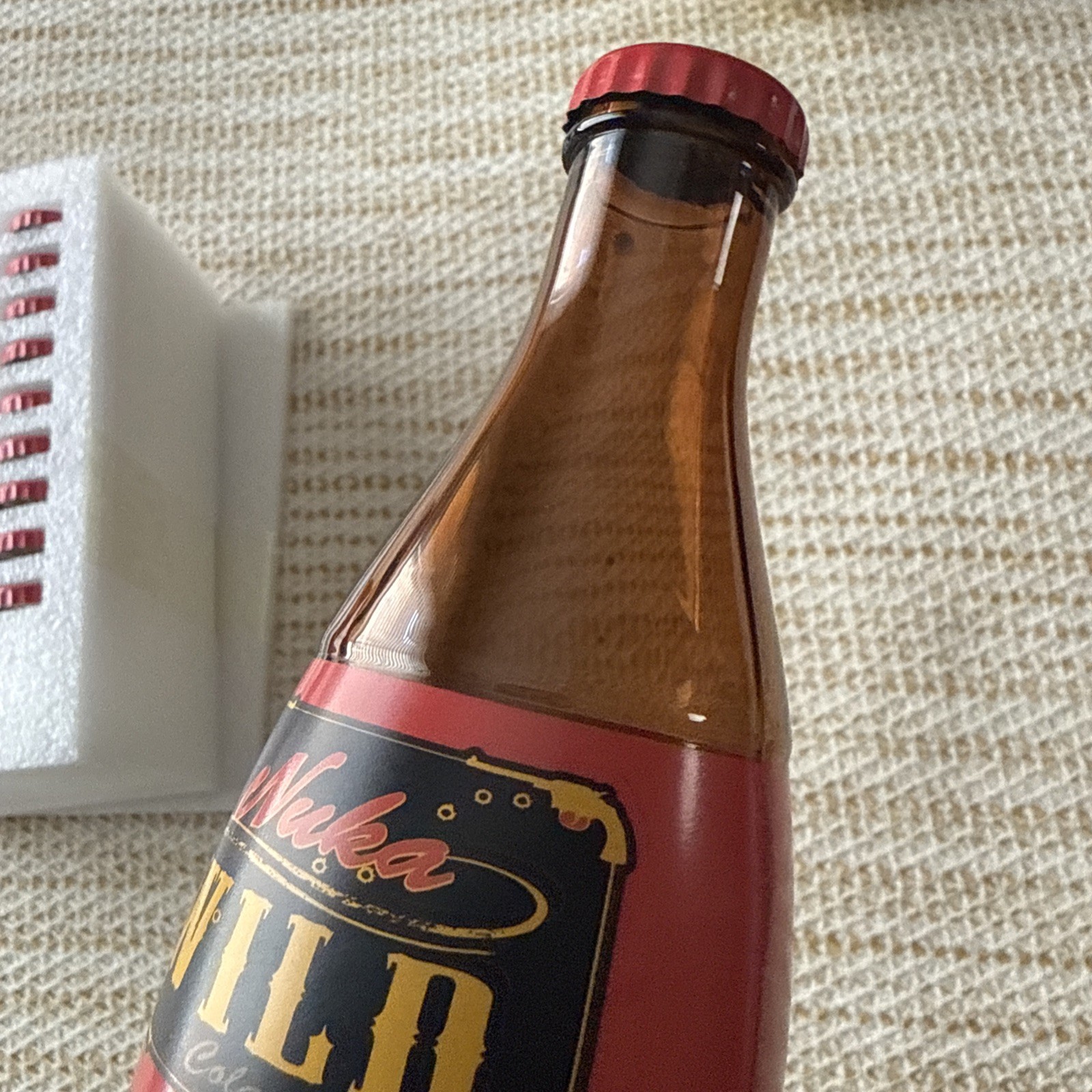 Fallout Authentic Nuka Cola Wild Collectibles Glass Bottle & 10 Caps !
