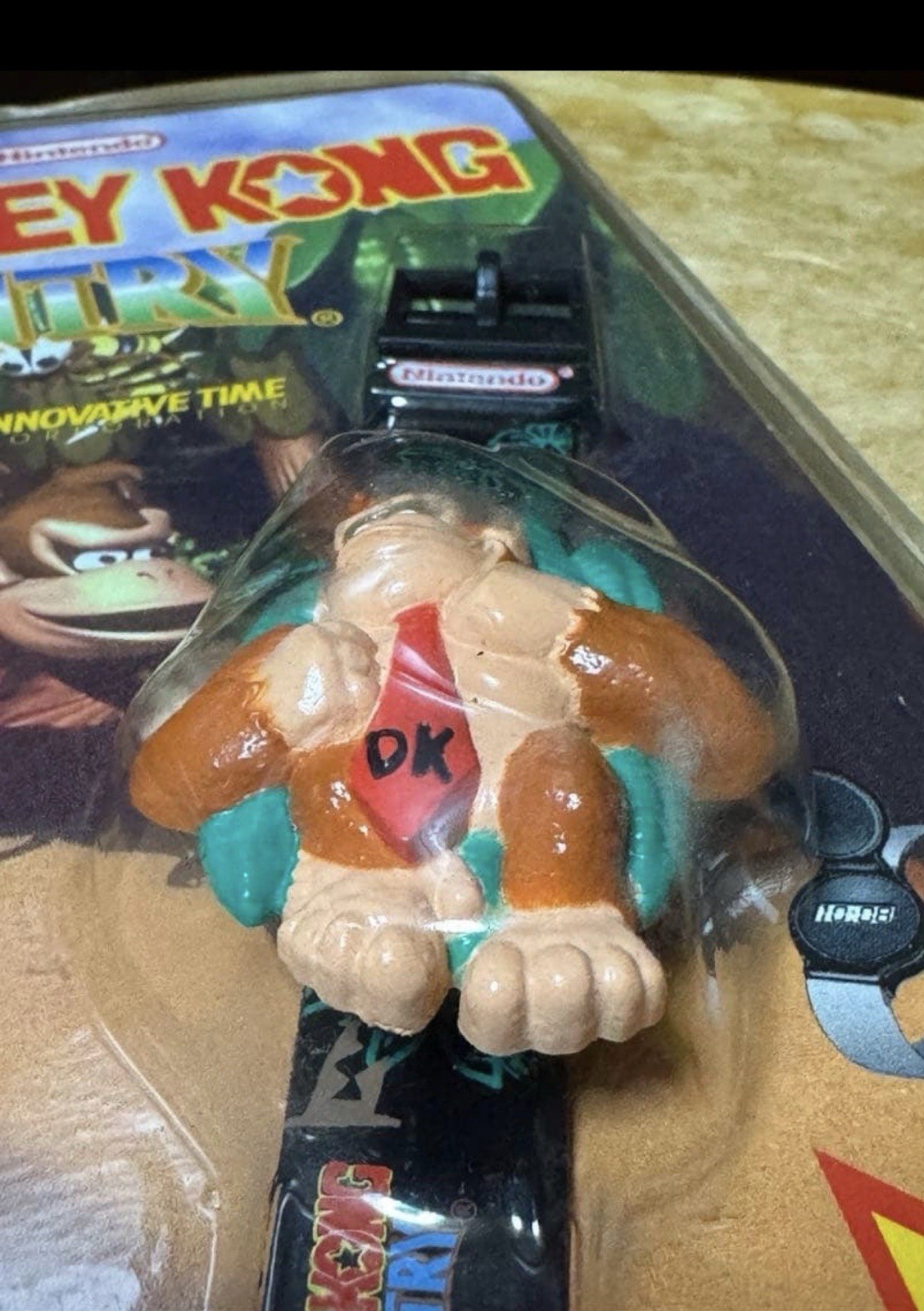 Official Nintendo Donkey Kong Country Watch 1995 with DK figure, brand new