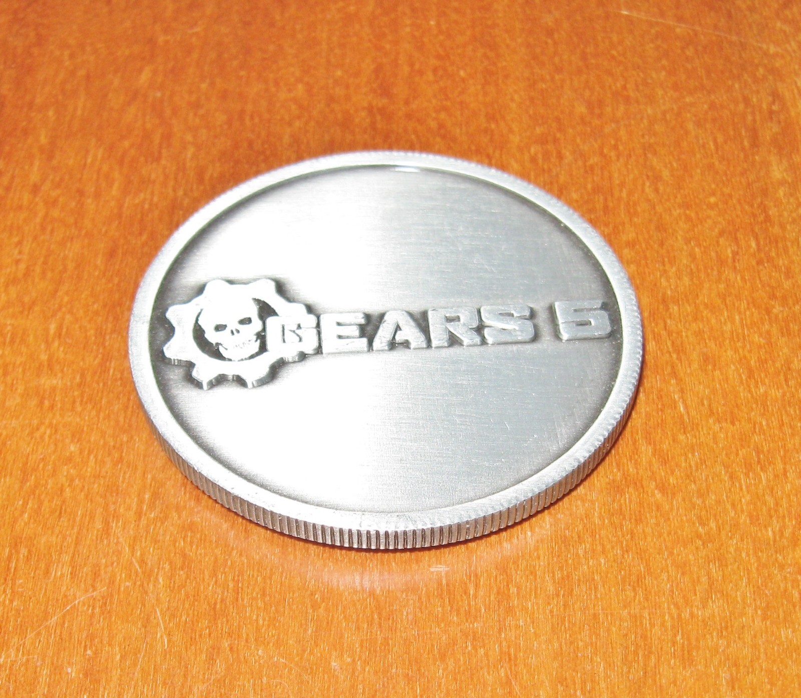 Gears of War 2 Fabric & Gears 5 Challenge Coin Hybrid Skeleton Scorpion Image