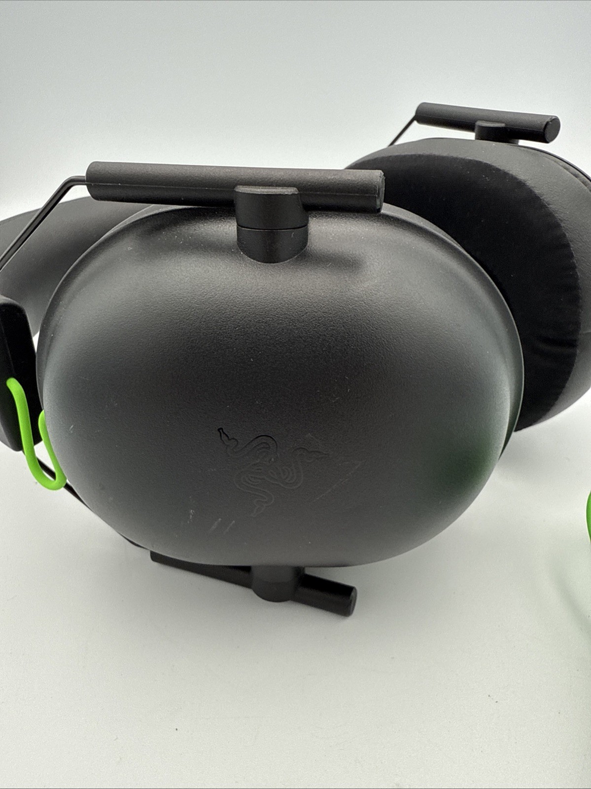 Razer BlackShark V2 Wired Gaming Headset – THX Spatial Audio – Tested Working