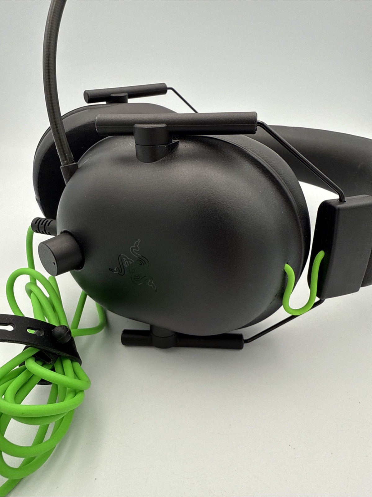 Razer BlackShark V2 Wired Gaming Headset – THX Spatial Audio – Tested Working