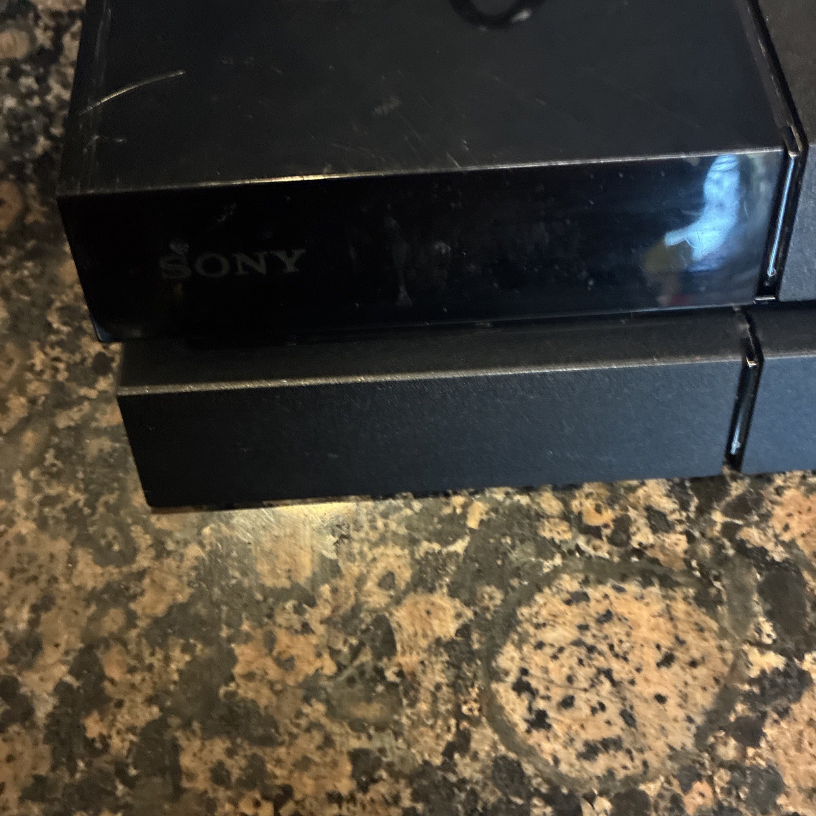 Sony PlayStation 4 CUH-1115A Upgraded 500GB SSHD W/ Red Controller HDMI Bundle