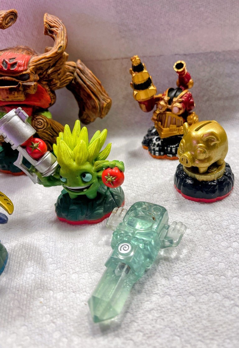 Activision Skylanders Spyro’s Adventure Figure Lot – Lot of 8 figures