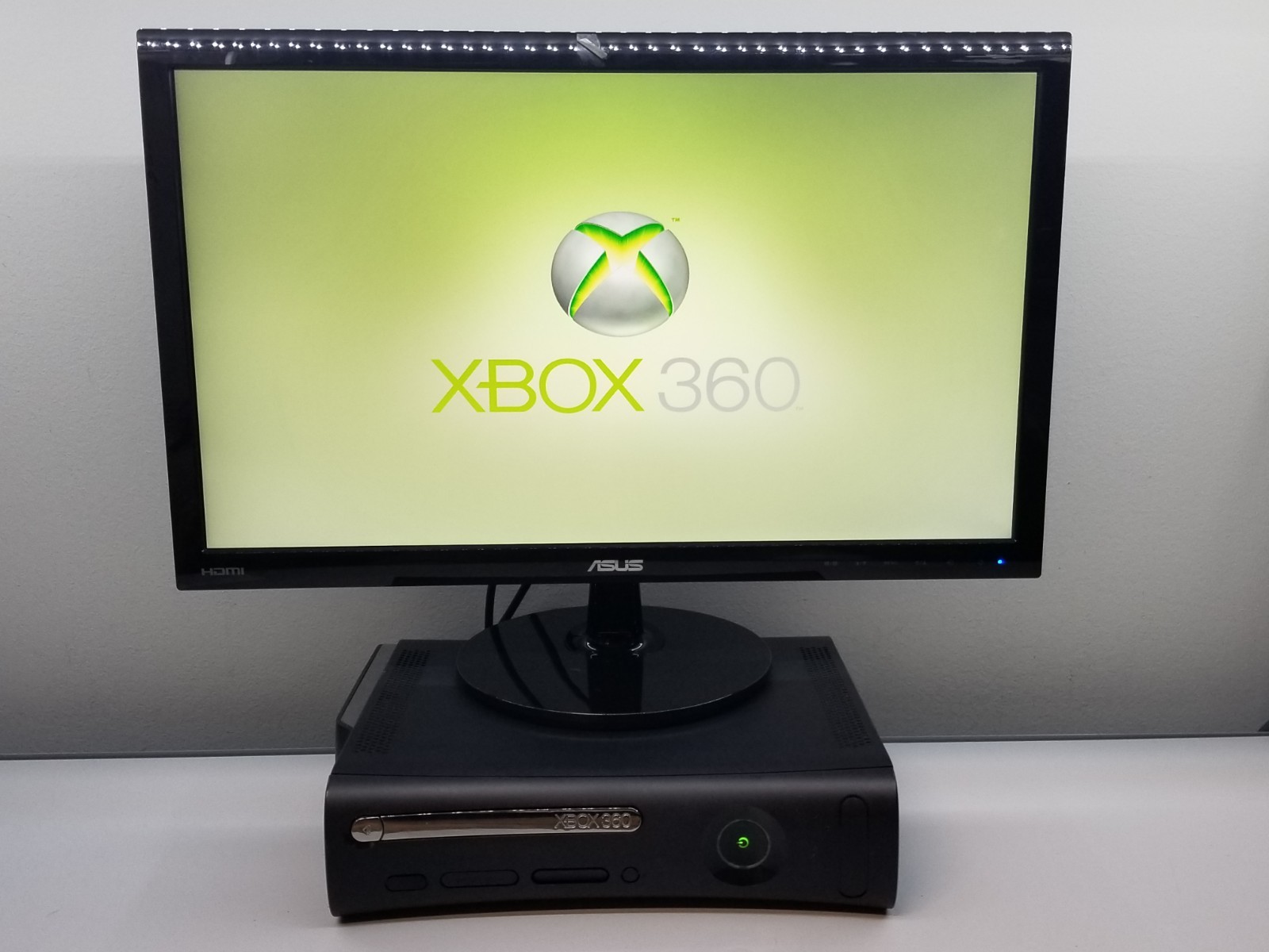 Microsoft Xbox 360 Black Gaming Console 120GB HDD w Controller + AC Adapter